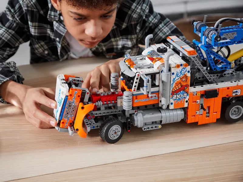 Heavy Duty Tow Truck