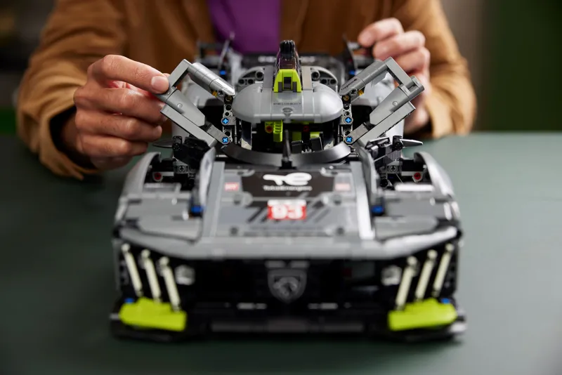 Peugeot 9X8 Le Mans Hybrid Hypercar