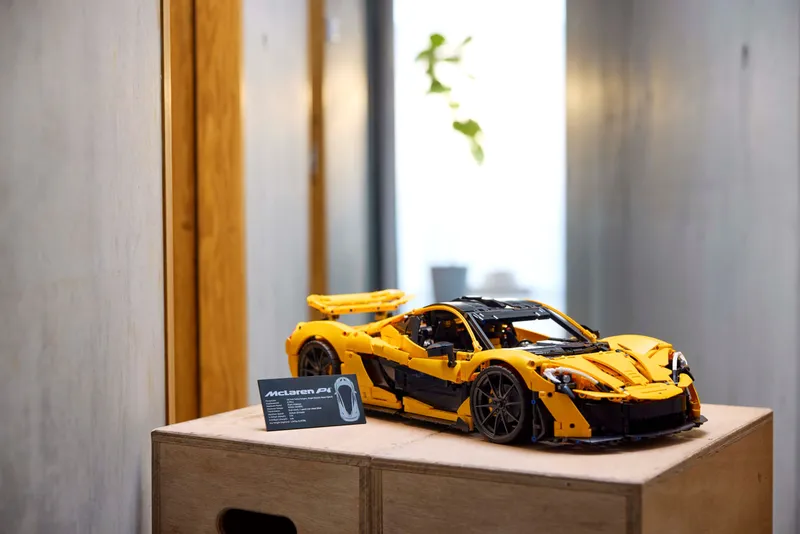 McLaren P1