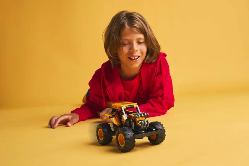 Monster Jam DIGatron Pull-Back